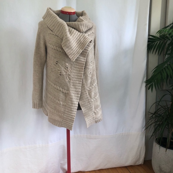 Gap “wrap” cardigan. Size medium. - Picture 7 of 14